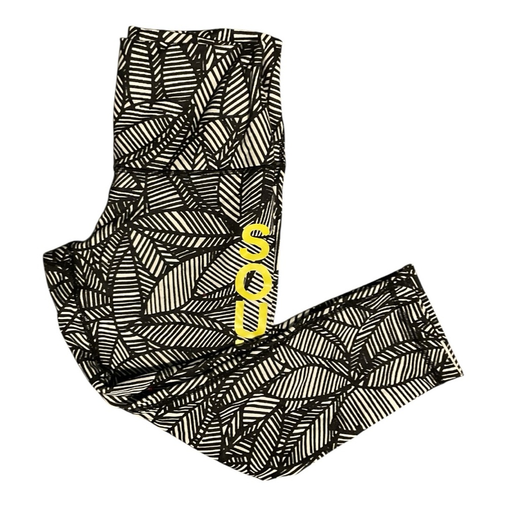 EUC Lululemon SoulCycle Banana Leaf Black And White Leggings Medium